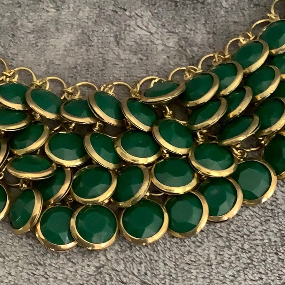 NWT Cara New York Green and Gold Layered Statement Necklace - Picture 6 of 12